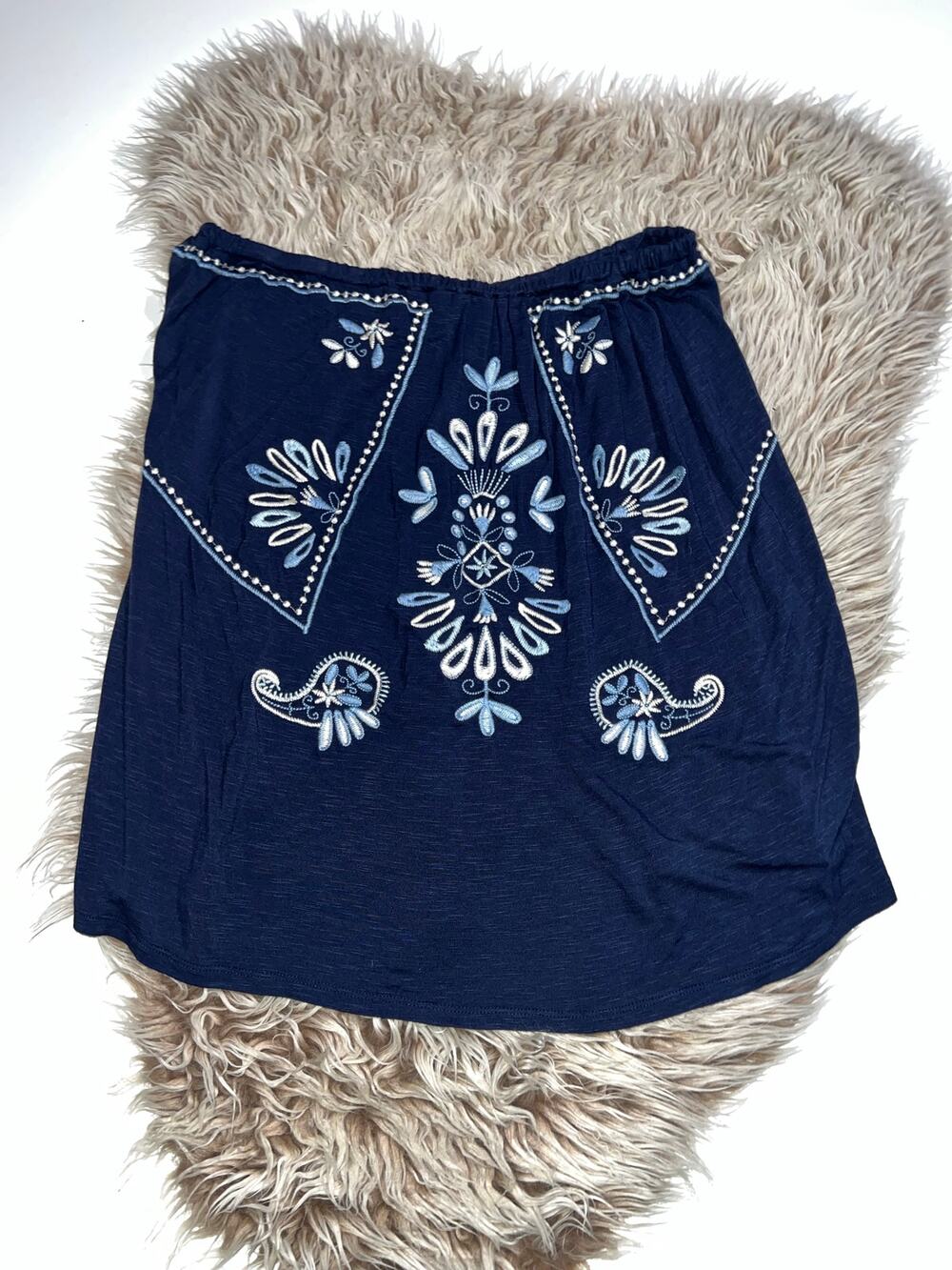 Torrid women’s navy blue embroidered floral skirt